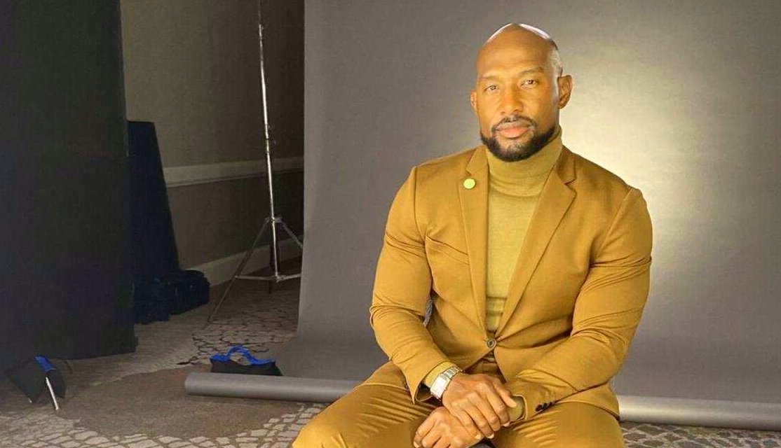 martell holt net worth